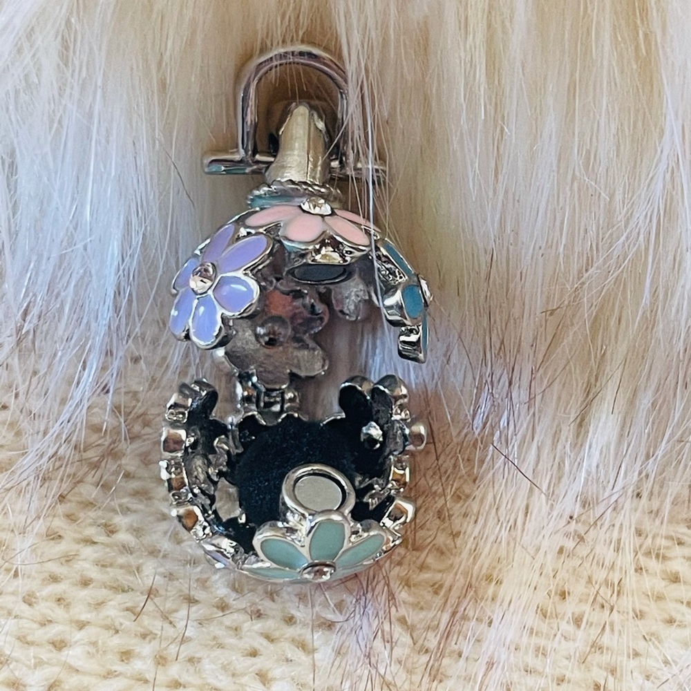 Diffuser Charm With Lava Rock - image 3